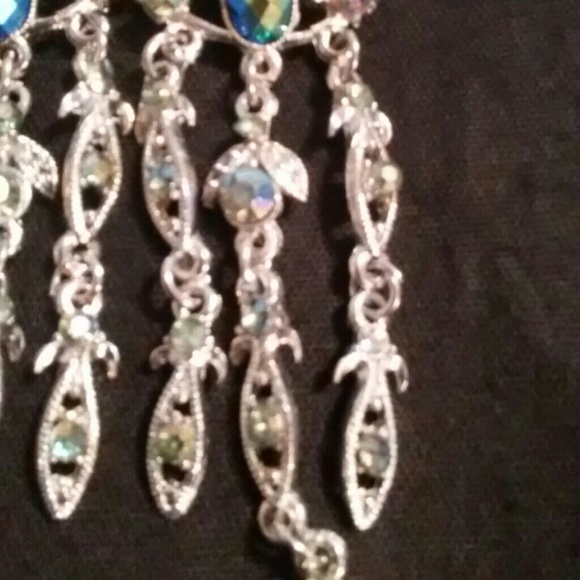 Dangle Earrings - Picture 4 of 5